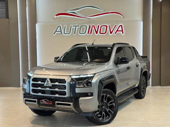 MITSUBISHI TRITON 2.4 BITURBO DIESEL CD KATANA 4X4 AUTOMÁTICO MITSUBISHI TRITON 2.4 BITURBO DIESEL CD KATANA 4X4 AUTOMÁTICO